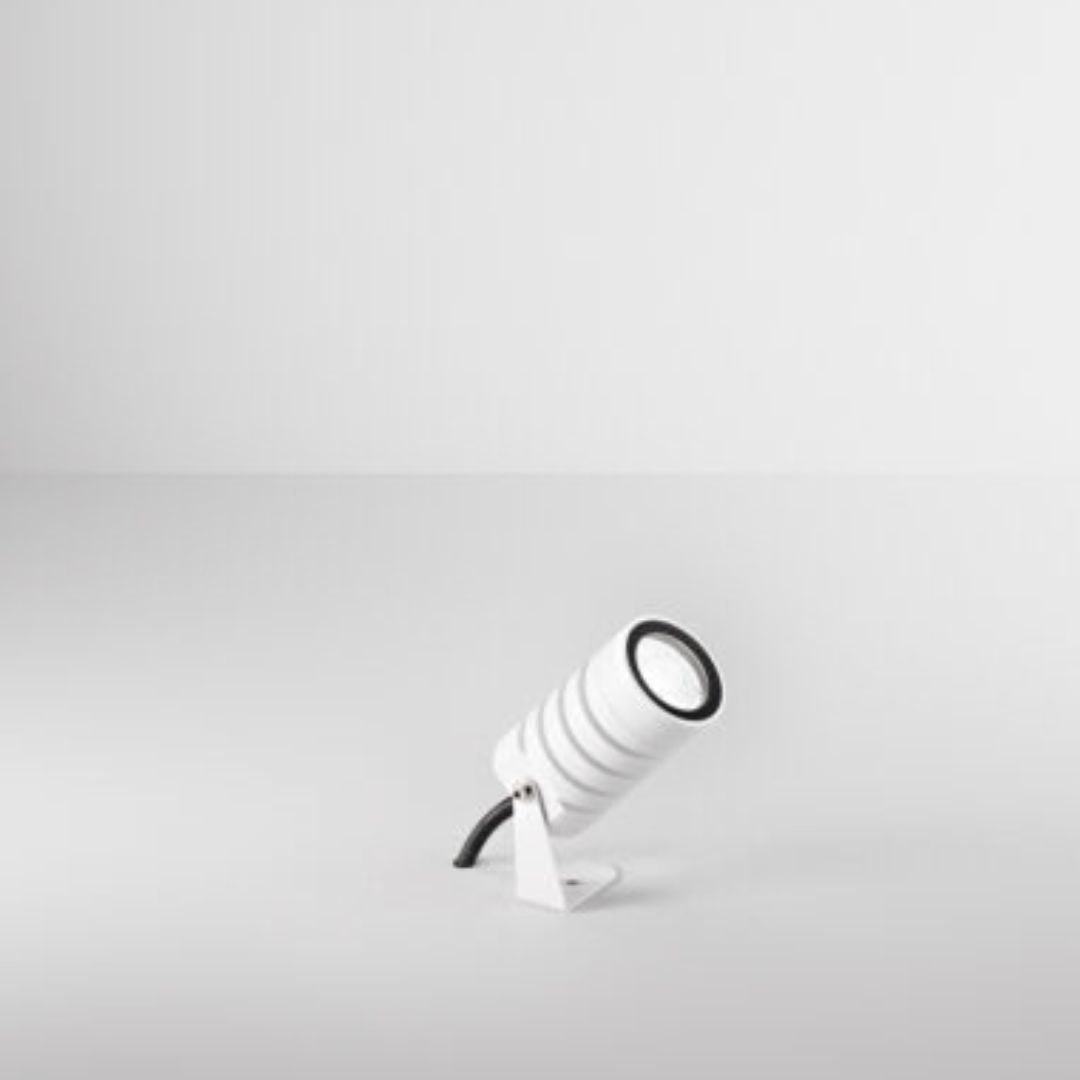 Spot da esterno in alluminio IP65 led 5w 3000°k o 4000°k cod.593-594-595