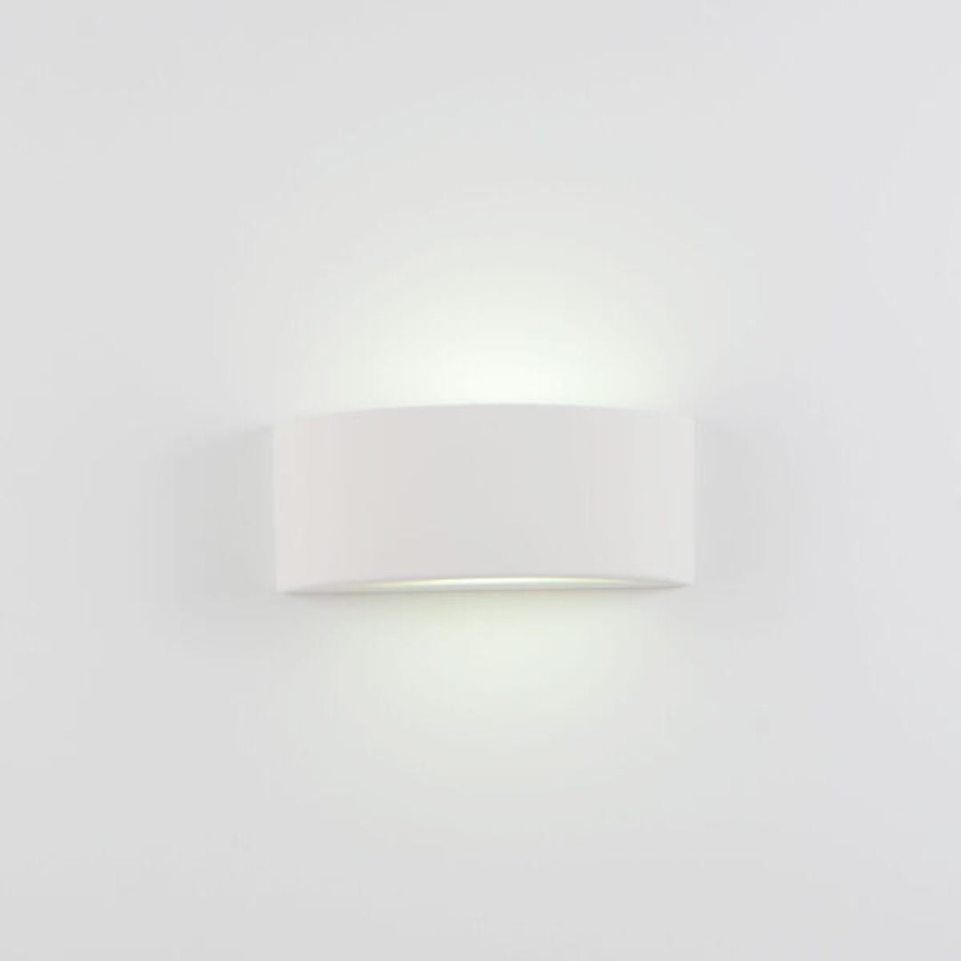 Applique lineare curva in ceramica pitturabile 2 misure art 613 e 615