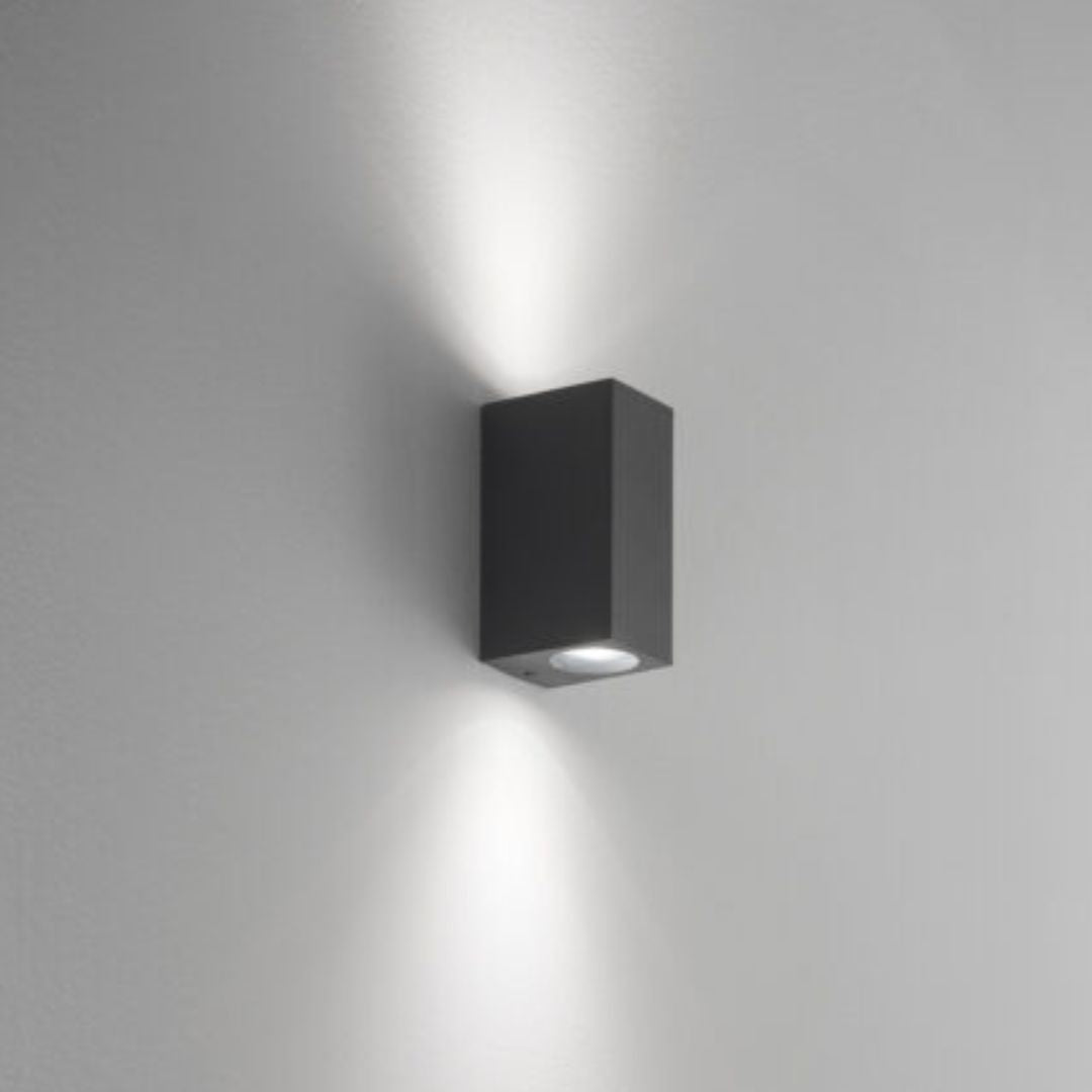 Applique da esterno biemissione 2xGU10 in 2 colori bianco o antracite cod. 310-311