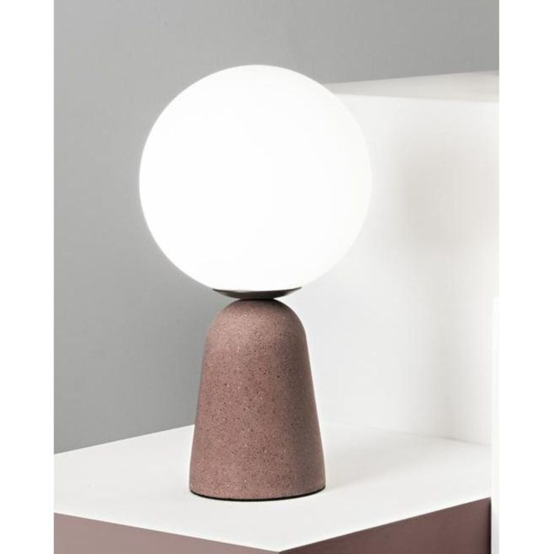 Lume da comodino in cemento e sferetta in vetro bianco art ROCK/L
