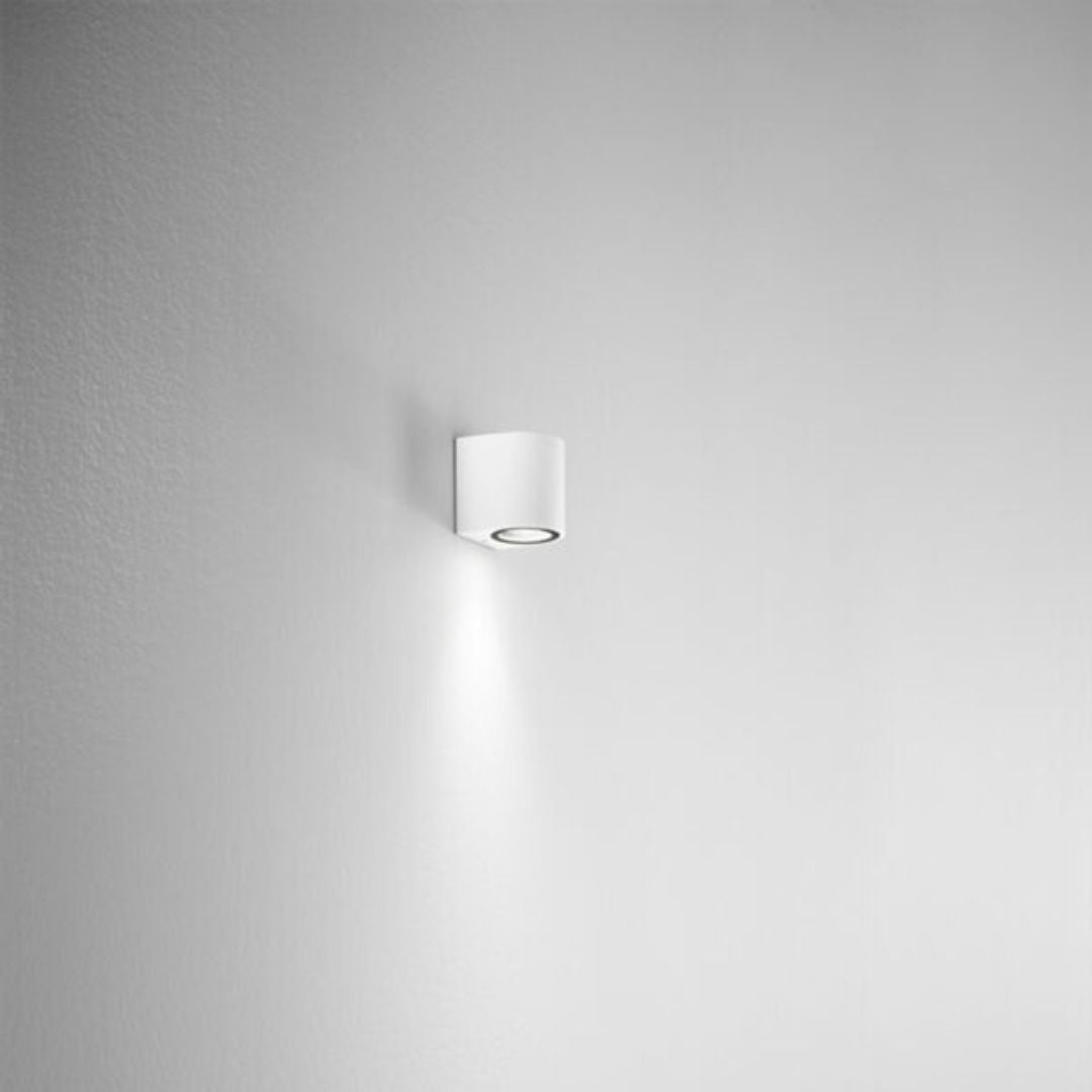 Applique monoemissione da esterno in alluminio stondato 1 xGU10 bianco o antracite cod.542-543