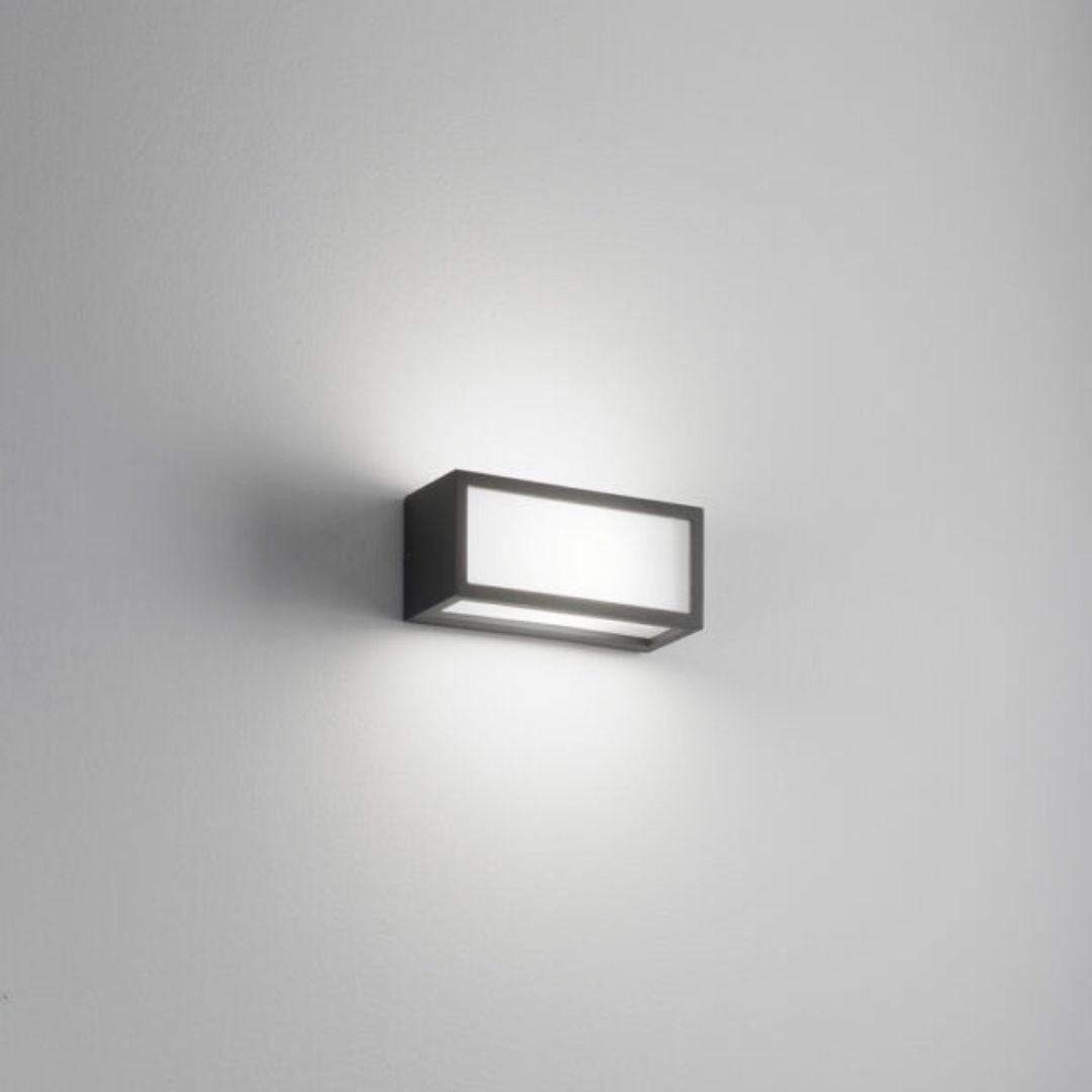 Applique da esterno in alluminio luce diffusa 1xE27 in 4 colori cod.530-531-532-528