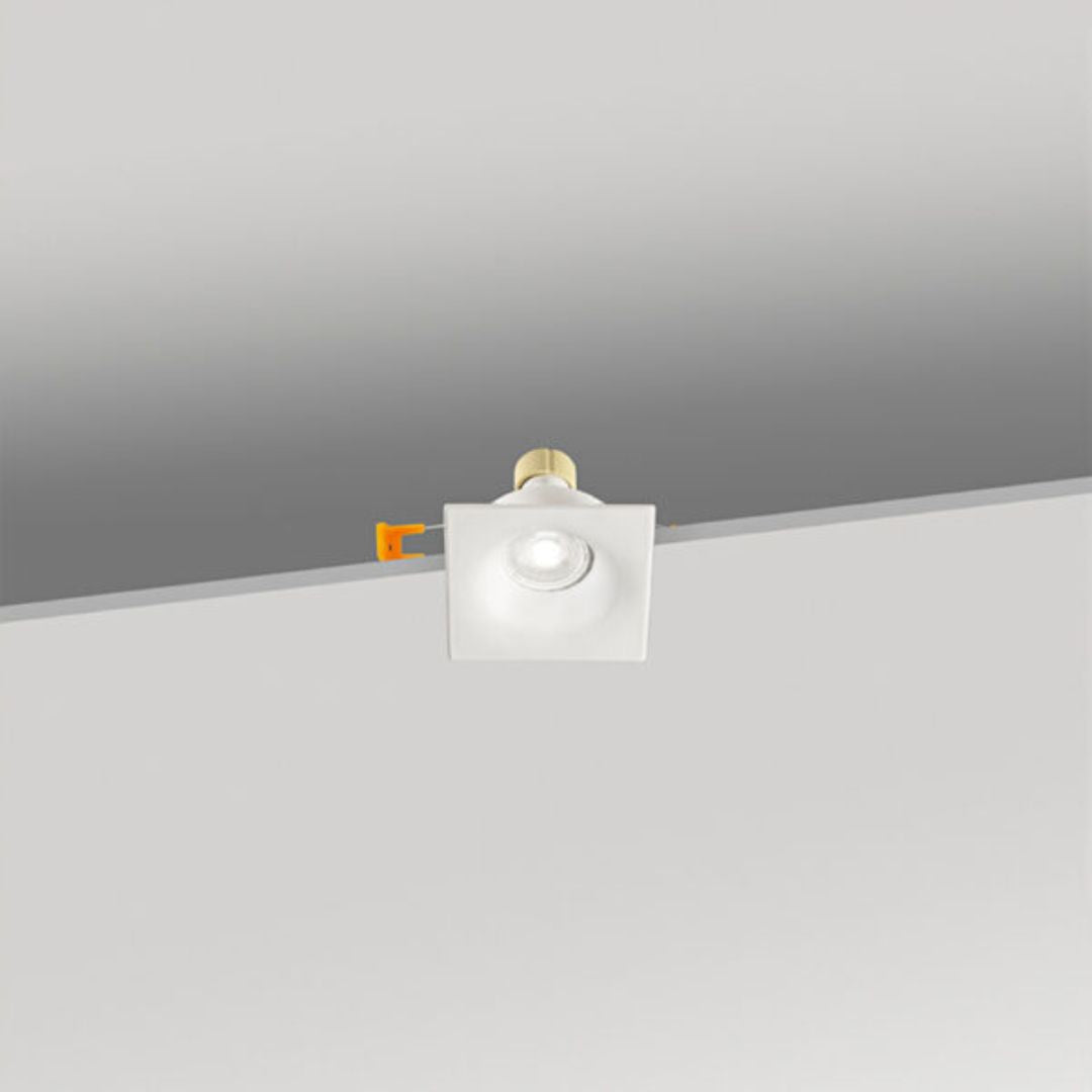 Incasso quadrato in metallo bianco o nero GU10 art 710-710N