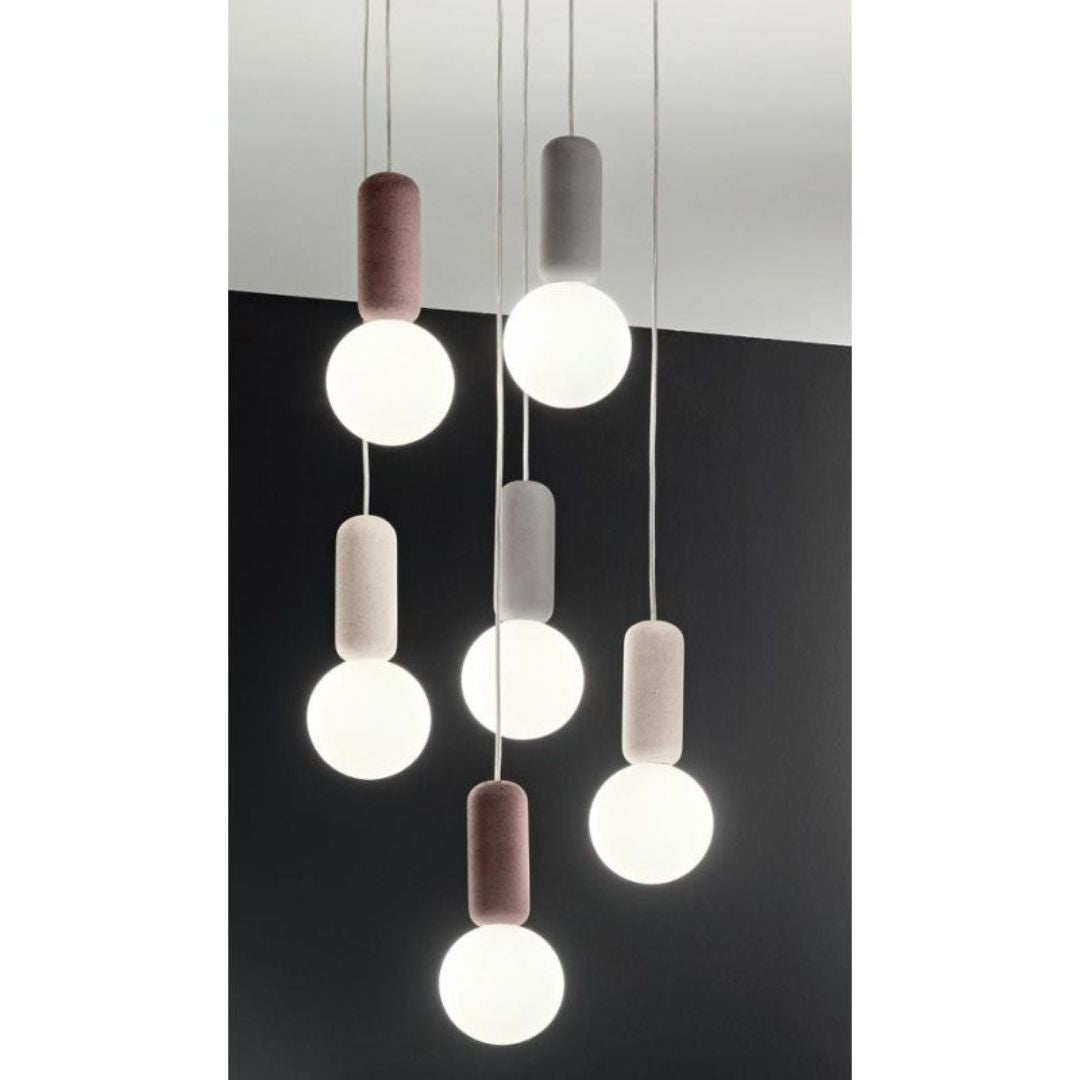 Sospensione su piastra tonda bianca 6 luci con pendenti in cemento e sfera in vetro bianco art ROCK S6