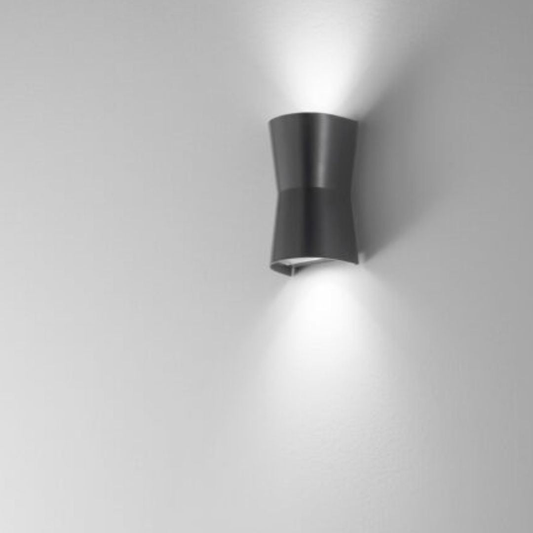 Applique da esterno biemissione in plastica bianco o antracite 2xGU10 cod.326-327