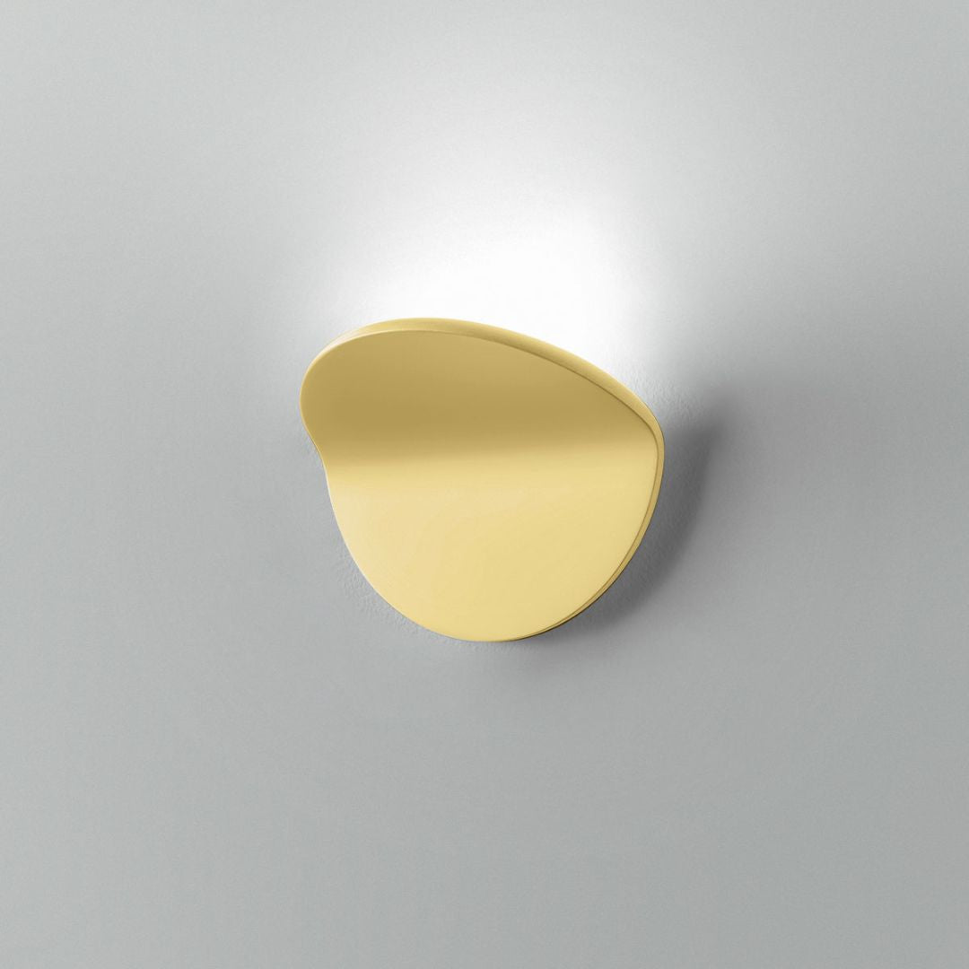 Applique moderna led in metallo piegato art PLUG A