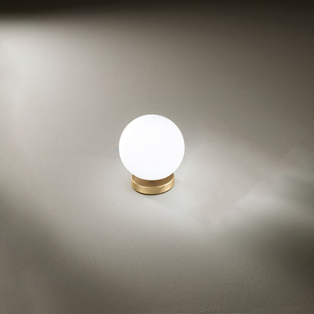 Lumetto moderno con base in metallo e sfera in vetro bianco art MAGA LUME Ø10 8066